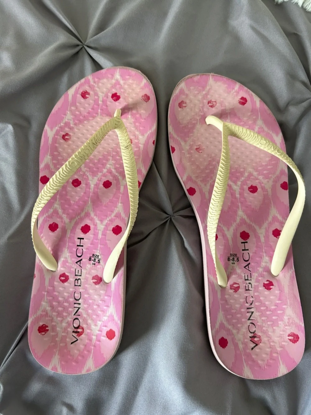 Vionic Beach Pink Patterned Flip Flops. Size 8! - Picture 3 of 3